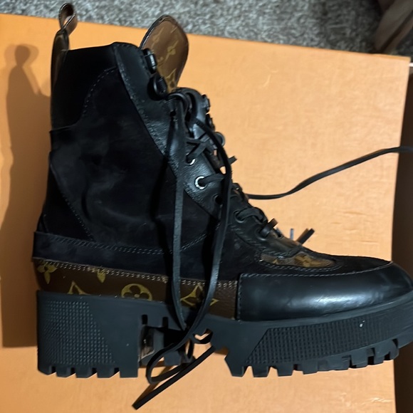 Louis Vuitton Laureate Platform Desert Boot - Picture 11 of 15